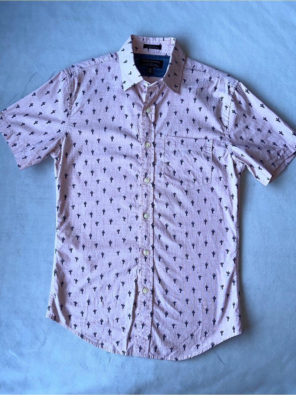 Banana Republic ~ Short Sleeve Slim Fit Button Up Shirt ~ Mens Size XS